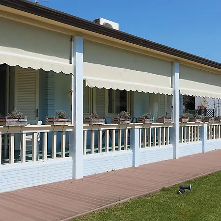 Апартаменты Milena Beach *